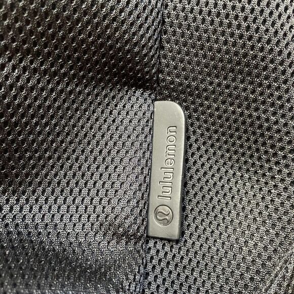 Lululemon Black Fold On 23L Tote W9AW4S Yoga Mat Strap Waterbottle Pocket - Picture 4 of 10